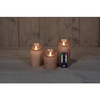 La collezione di candele a LED effetto fiamma di Anna, set rustico da 7,5 cm in bronzo, 3 pezzi.