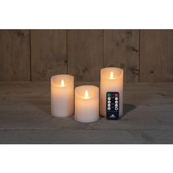 Collezione di candele a LED effetto fiamma rustico di Anna, set bianco da 7.5 cm, 3 pezzi